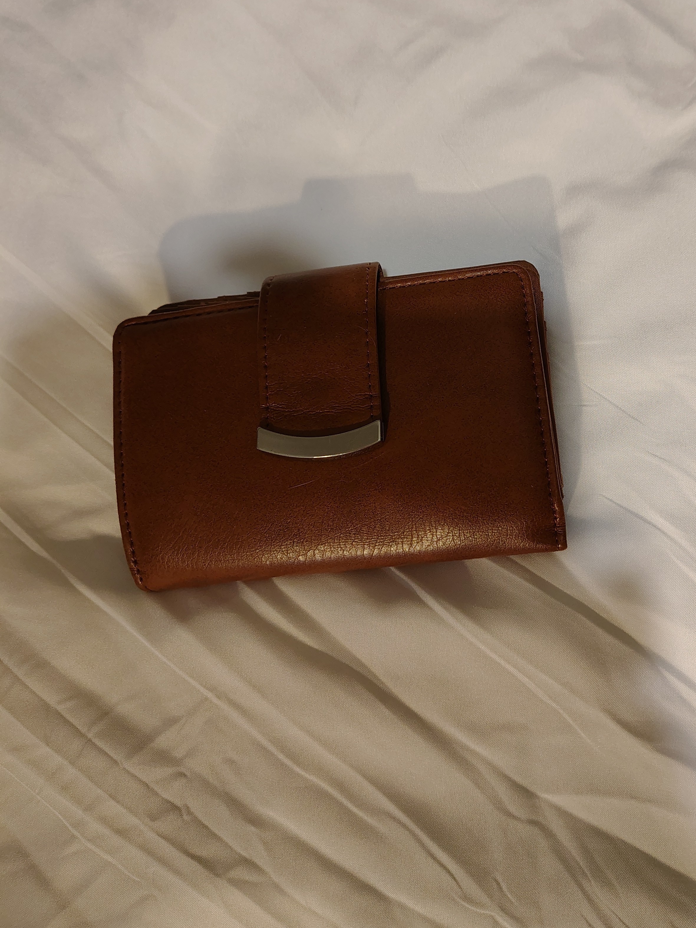 Brown Leather Womenâs Card & Key Holder